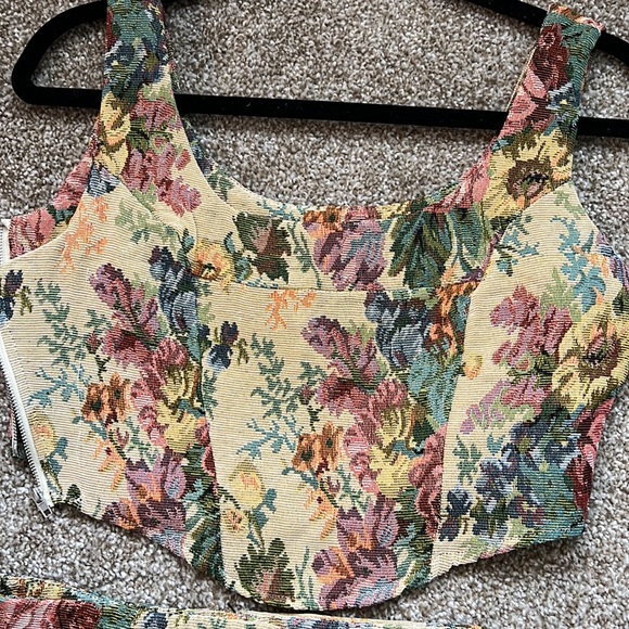 Matching set - Picture 2 of 2